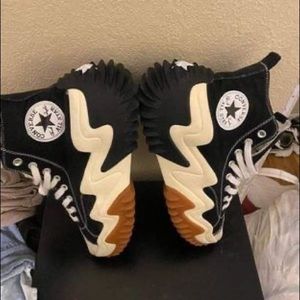 Converse in good condition